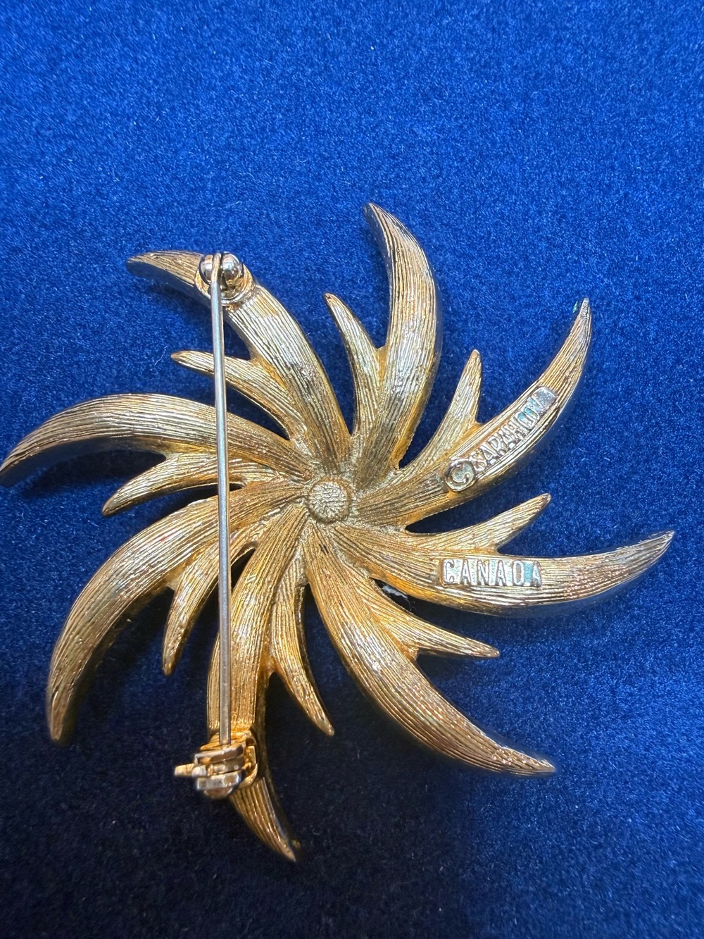 Vintage Sarah Coventry “Evening Comet” Rhinestone Starburst Brooch Gold Tone - Picture 9 of 9